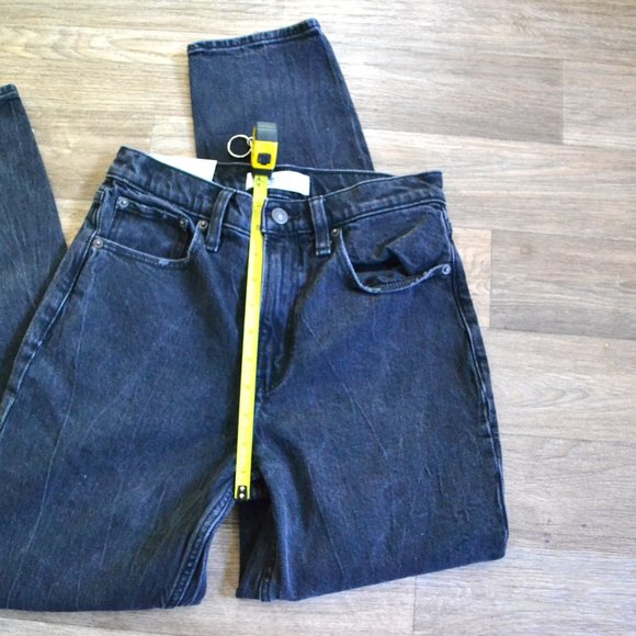 NWT Abercrombie The Mom Jean High Rise 90's Washed Black Jean Size 26 Long - Picture 4 of 7